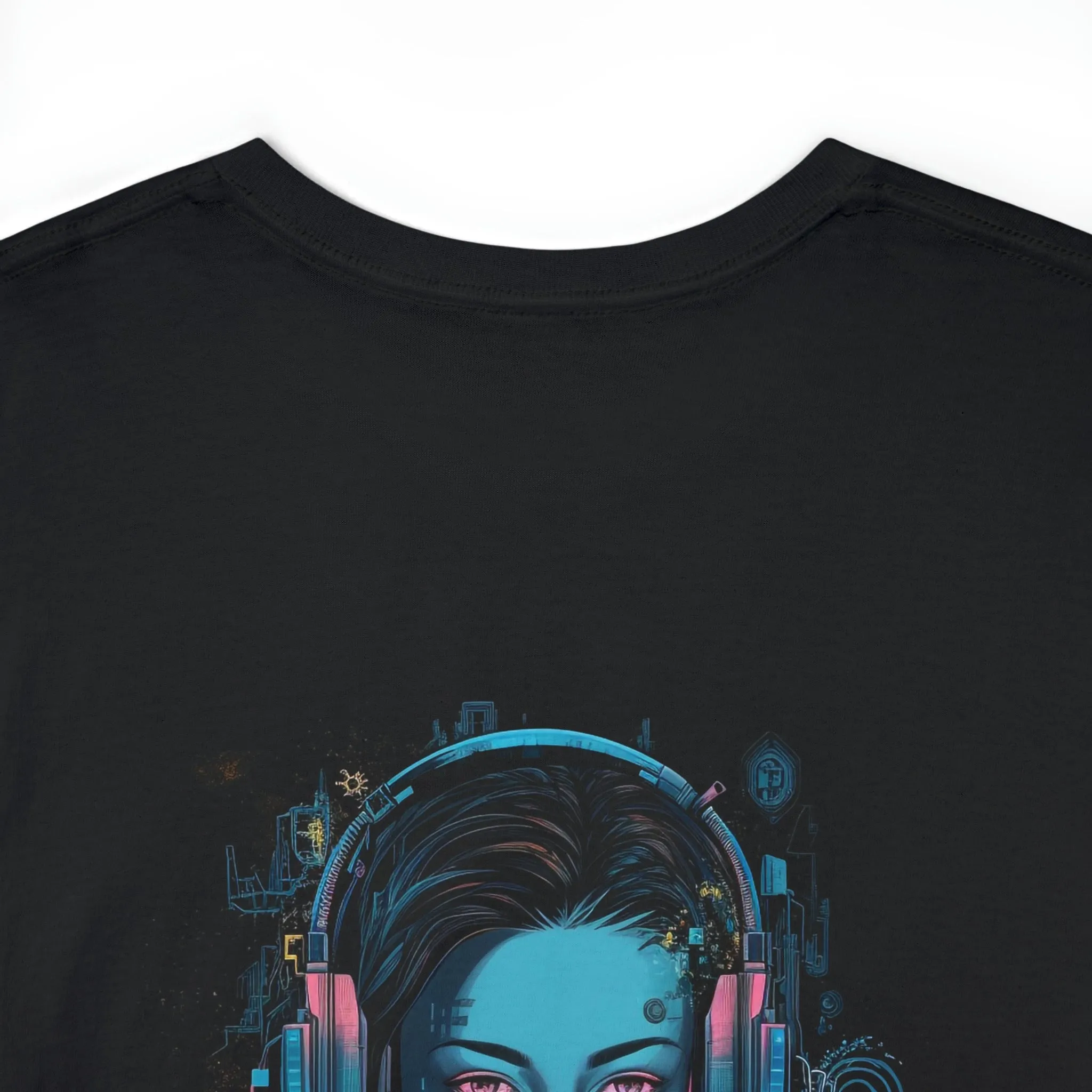 Netrunner Girl 2077 T-Shirt | T-Shirt für Gamer und Cyberpunk Fans